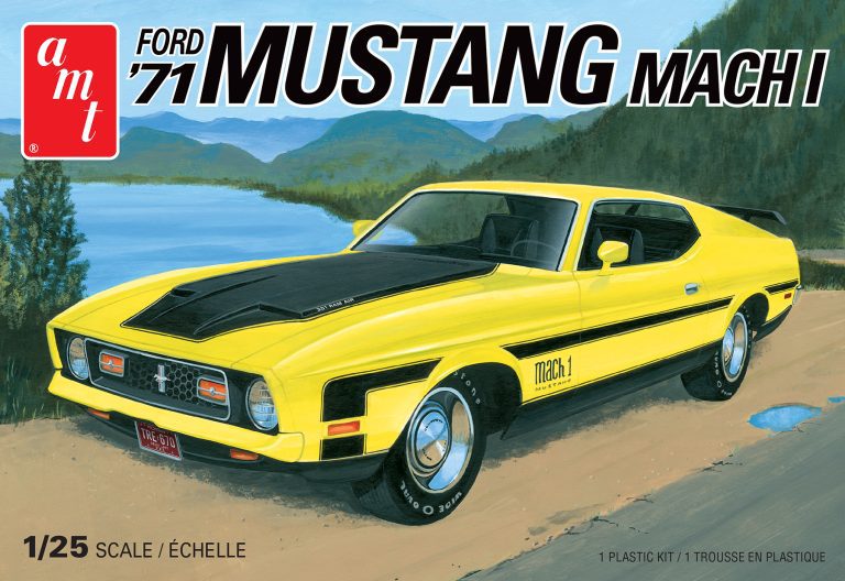 AMT 1971 FORD MUSTANG MACH I 1:25 SCALE MODEL KIT