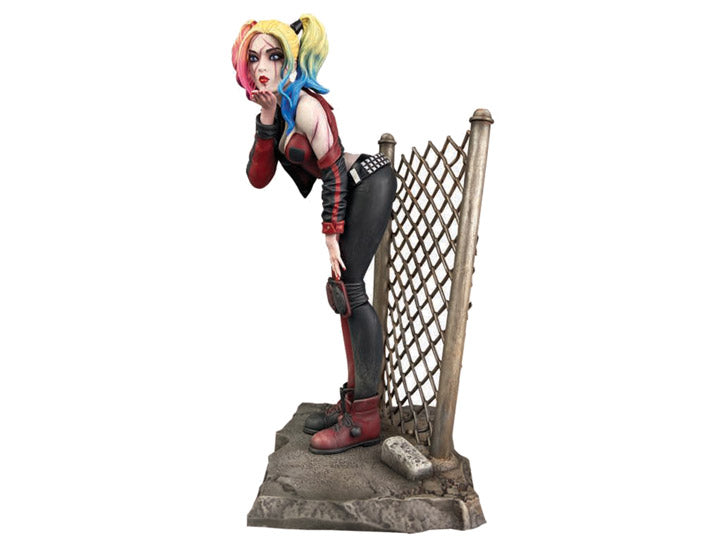 DC Comics Gallery DCeased Harley Quinn Figure - Statue - The Hooded Goblin